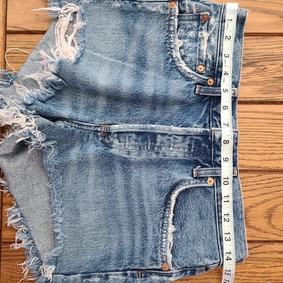 AGOLDE Shorts cut off frayed high rise women's Size 27 med wash button-up - Picture 5 of 7